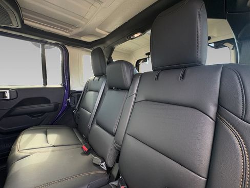 New 2026 Jeep Wrangler Unlimited Sahara AWD/4WD image 4