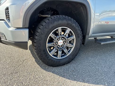 Used 2025 GMC Sierra 1500 AT4 AWD/4WD image 33