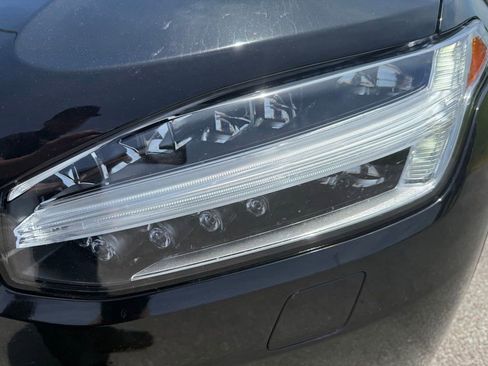 Used 2024 Volvo XC90 B6 Plus AWD/4WD image 9