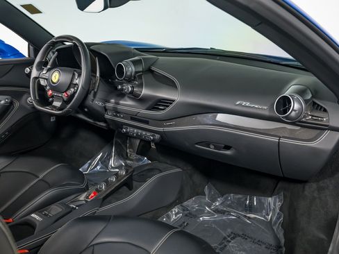 Used 2021 Ferrari F8 Tributo RWD image 31