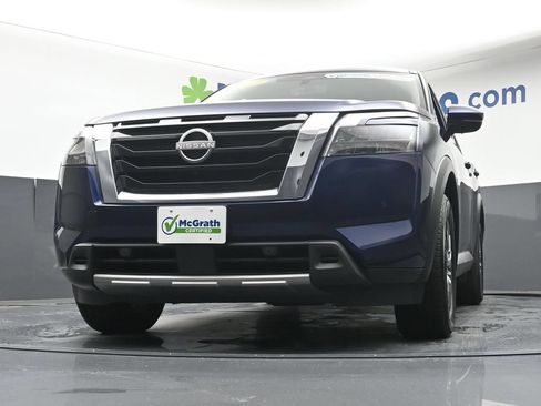 Used 2025 Nissan Pathfinder SL AWD/4WD image 7