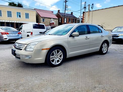 Used 2009 Ford Fusion SEL FWD image 1
