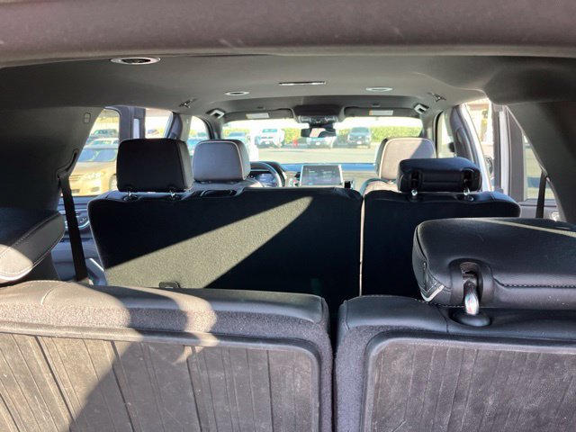 Used 2024 GMC Yukon SLT w/ SLT Luxury Package AWD/4WD image 10