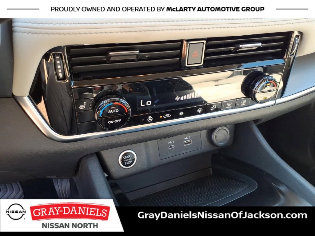 Used 2021 Nissan Rogue SV w/ Premium Package FWD image 18