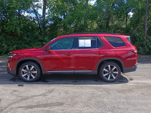Used 2024 Honda Pilot Touring image 6