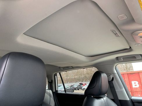 Used 2024 Toyota Highlander XLE image 20