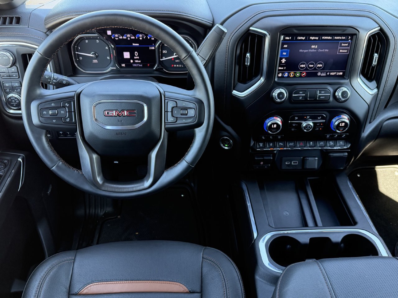 Used 2023 GMC Sierra 3500 AT4 w/ AT4 Premium Plus Package AWD/4WD image 10