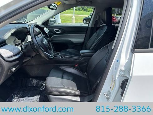 Used 2022 Jeep Compass Latitude AWD/4WD image 10