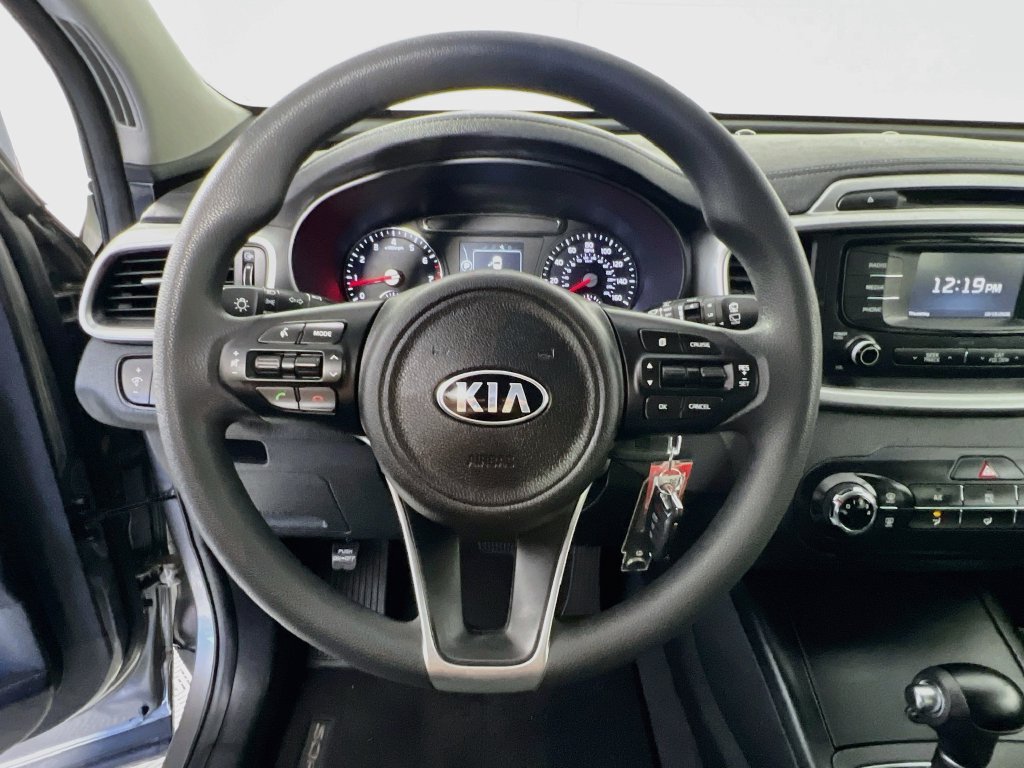 Used 2018 Kia Sorento FWD V6 image 12