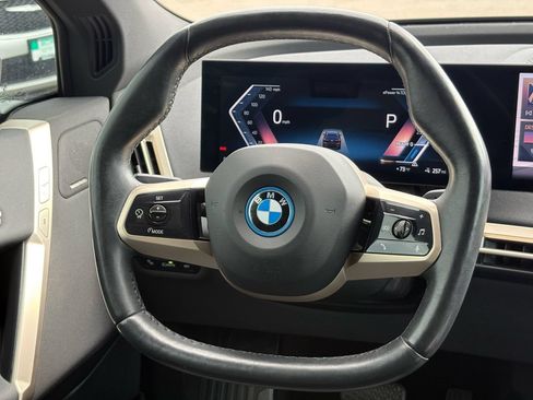 Used 2024 BMW iX xDrive50 AWD/4WD image 21