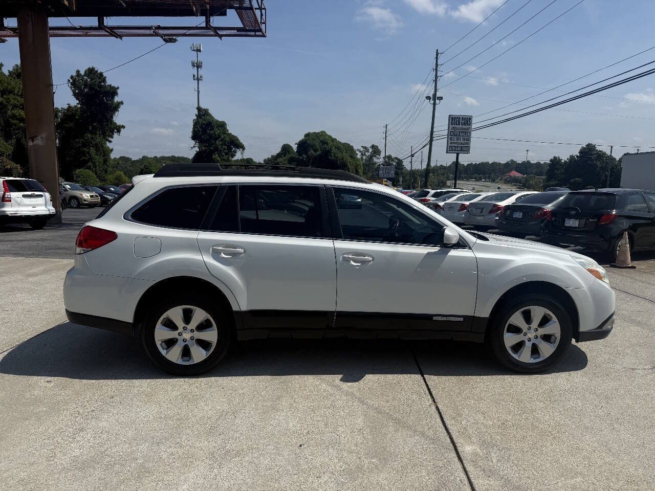Used 2010 Subaru Outback 2.5i Premium w/ Popular Equipment Group 1A AWD/4WD image 8