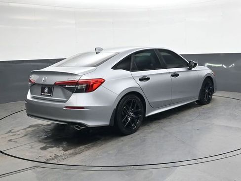 Used 2023 Honda Civic Sport image 4