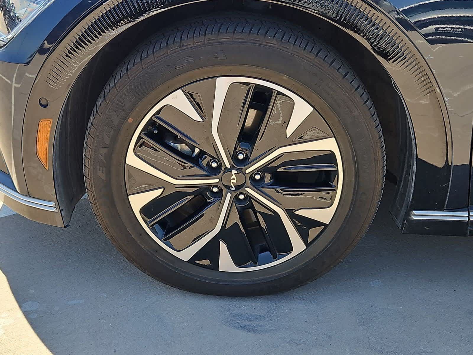 Used 2023 Kia EV6 Wind w/ Wind Technology Package RWD image 13