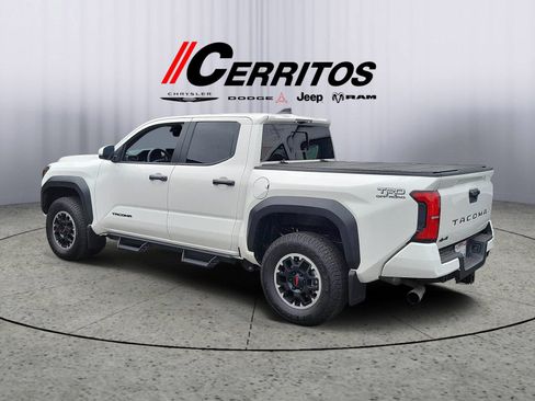Used 2025 Toyota Tacoma TRD Off-Road w/ TRD Off Road Upgrade Package AWD/4WD image 2