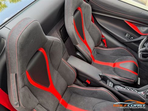 Used 2021 McLaren 720S Performance RWD image 31