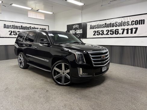 Used 2019 Cadillac Escalade Luxury AWD/4WD image 1