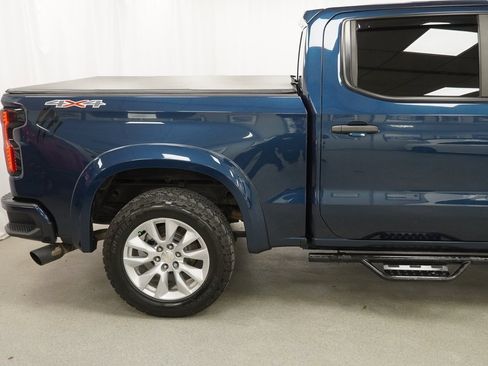 Used 2020 Chevrolet Silverado 1500 Custom w/ Custom Value Package image 10