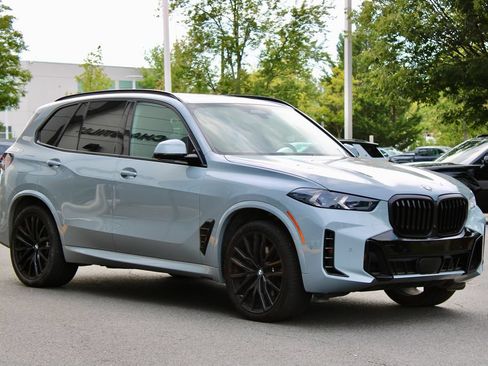 Used 2024 BMW X5 xDrive40i w/ M Sport Package AWD/4WD image 2