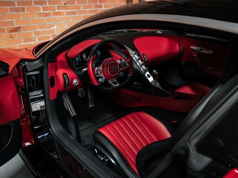 Used 2019 Bugatti Chiron image 33
