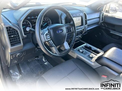 Used 2019 Ford Expedition XLT image 19