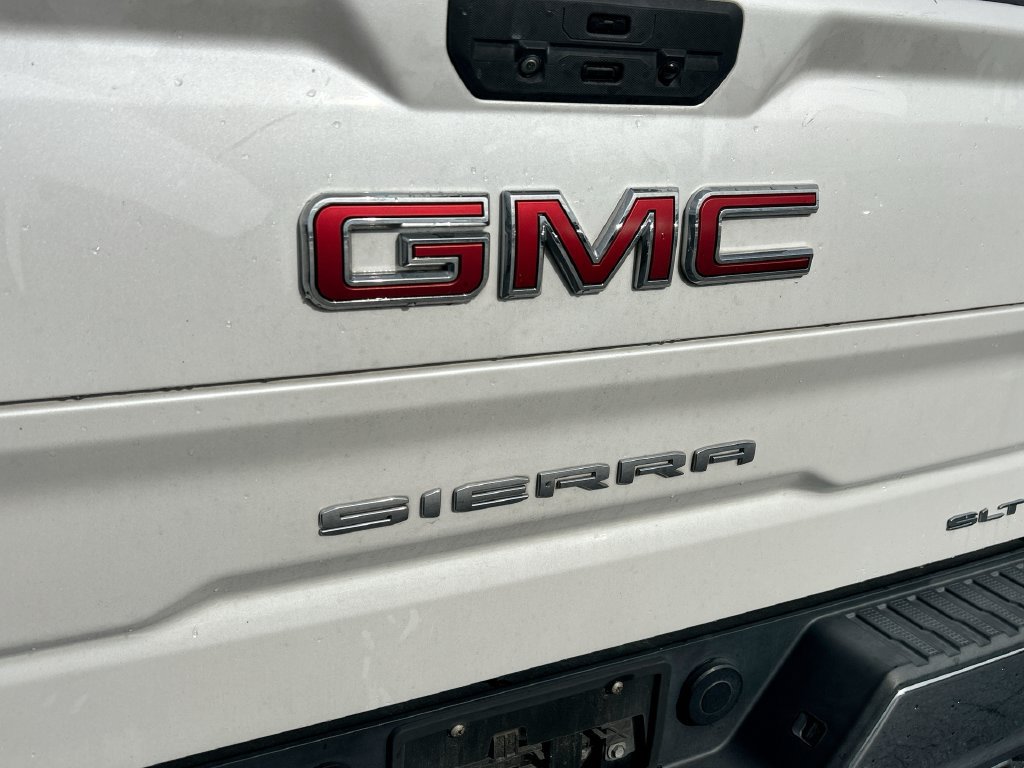 Used 2022 GMC Sierra 1500 SLT w/ SLT Premium Plus Package AWD/4WD image 10