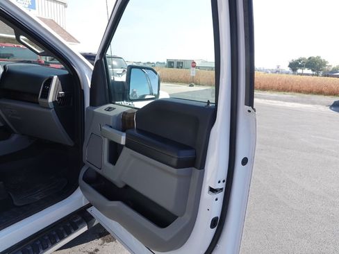 Used 2018 Ford F150 Lariat image 18