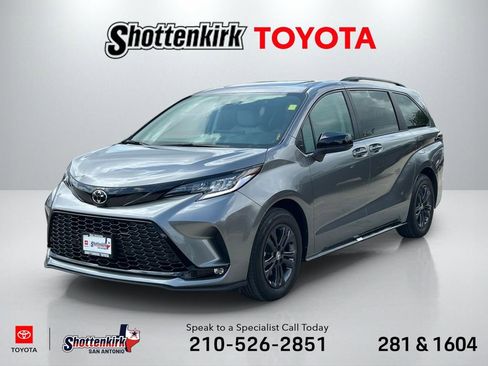 Used 2026 Toyota Sienna XSE AWD/4WD image 1