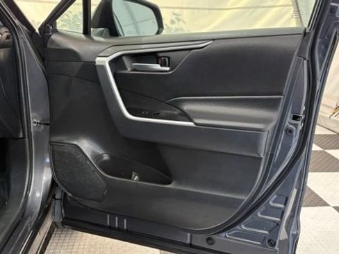 Used 2025 Toyota RAV4 XLE FWD image 22