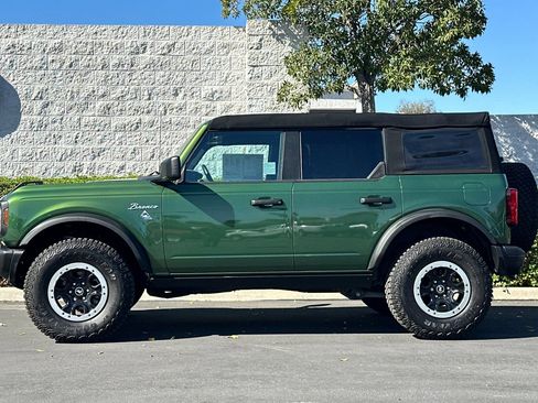 Used 2023 Ford Bronco Black Diamond w/ Sasquatch Package image 7