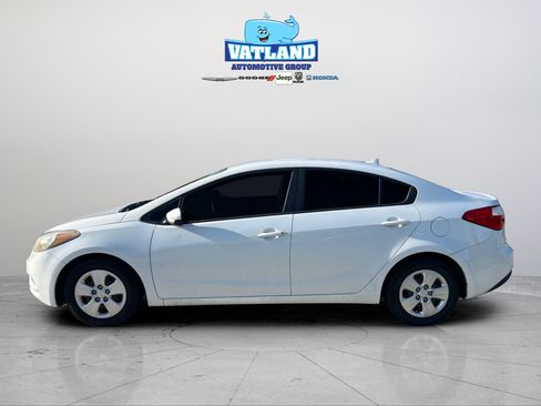 Used 2016 Kia Forte LX FWD image 2