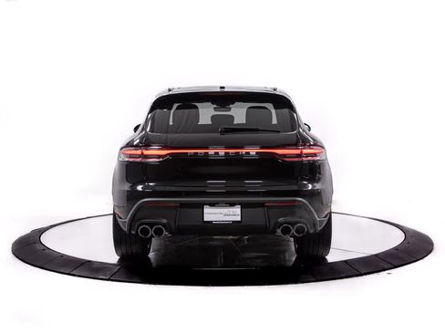 Certified 2026 Porsche Macan AWD/4WD image 6