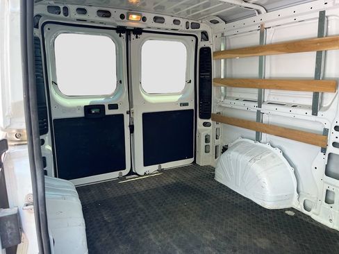 Used 2025 RAM ProMaster 2500 w/ U-Haul Equipment Group FWD image 23
