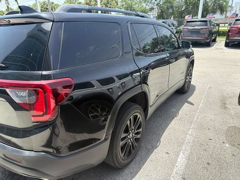 Used 2022 GMC Acadia SLE w/ Driver Convenience Package FWD image 4