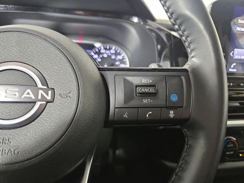 Used 2024 Nissan Pathfinder SL w/ SL Premium Package image 17