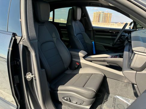 New 2026 Porsche Macan 4 Electric image 22