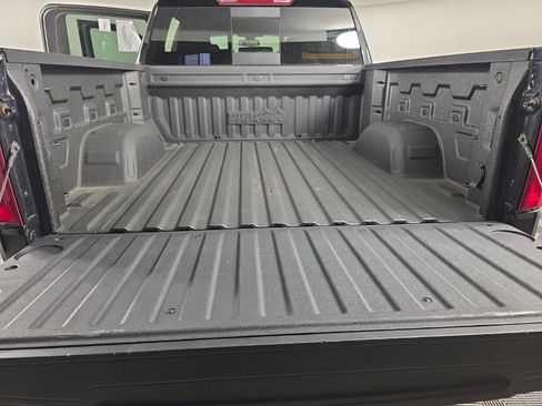 Used 2022 Chevrolet Silverado 1500 High Country image 38