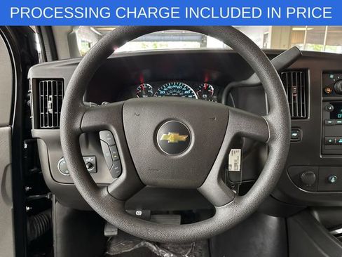 Used 2025 Chevrolet Express 3500 LT w/ LT Preferred Equipment Group RWD image 5