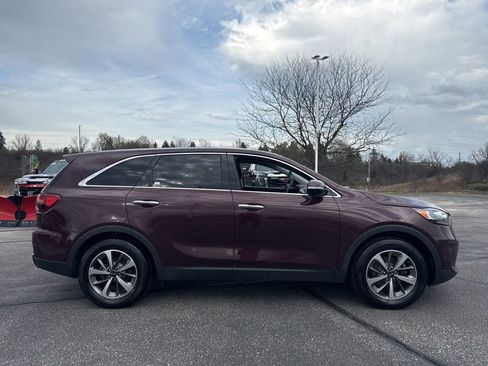 Used 2020 Kia Sorento LX image 3