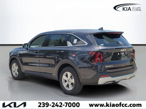 New 2026 Kia Sorento LX FWD image 4
