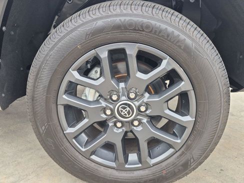 Used 2023 Toyota Tundra Platinum AWD/4WD image 12