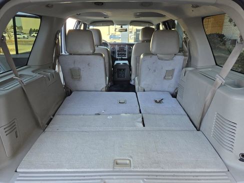 Used 2010 Ford Expedition XLT image 11