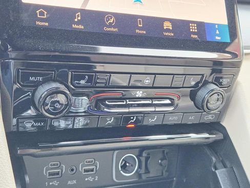 New 2025 Jeep Grand Cherokee Limited image 25