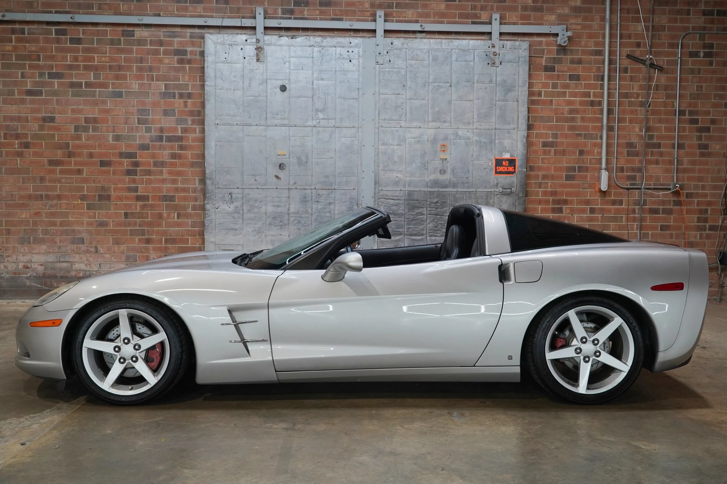 Used 2008 Chevrolet Corvette Coupe RWD image 32