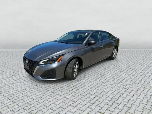 Certified 2025 Nissan Altima 2.5 S FWD image 4
