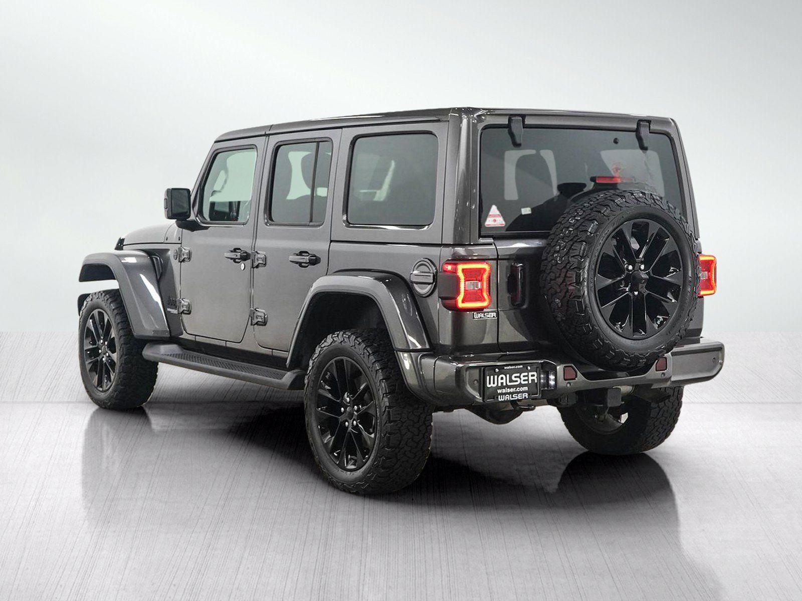 Used 2021 Jeep Wrangler Unlimited Sahara AWD/4WD image 4