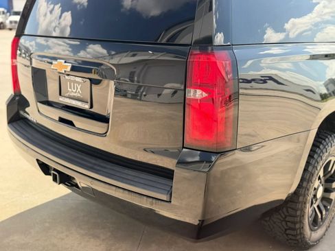 Used 2020 Chevrolet Suburban LT RWD image 8