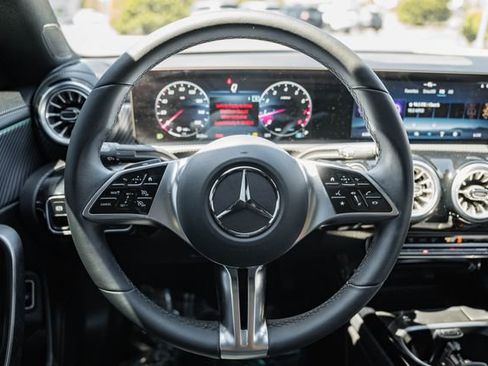 Used 2025 Mercedes-Benz CLA 250 4MATIC image 28