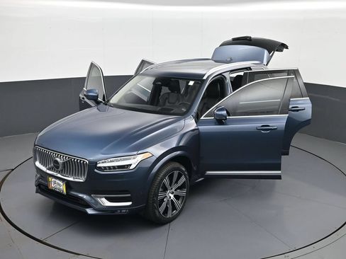Used 2023 Volvo XC90 B6 Ultimate w/ Protection Package Premier AWD/4WD image 37