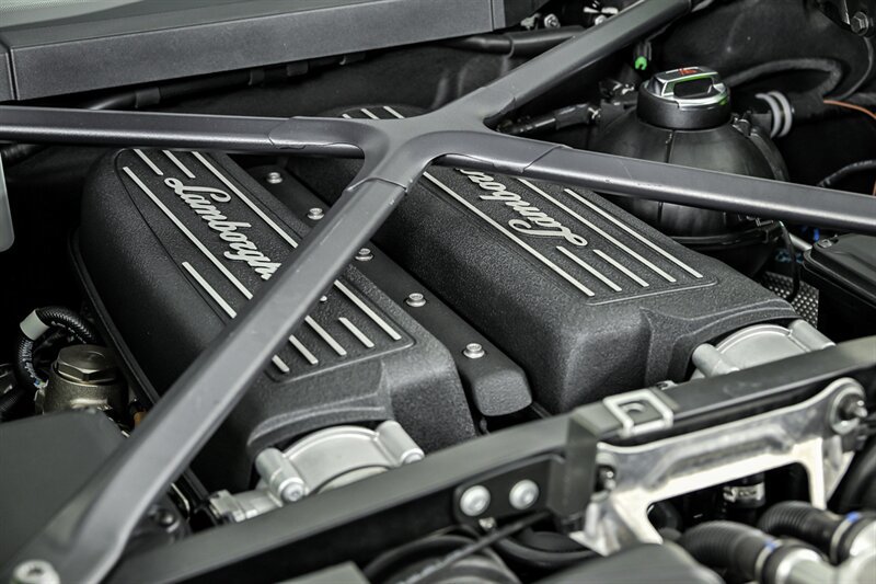 Used 2021 Lamborghini Huracan EVO RWD image 29