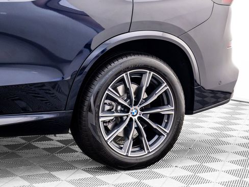 Certified 2024 BMW X5 xDrive40i w/ Executive Package image 34